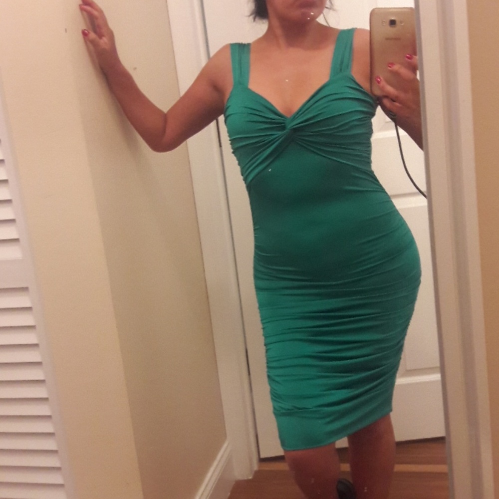 Green Dress - Picture 3 of 3